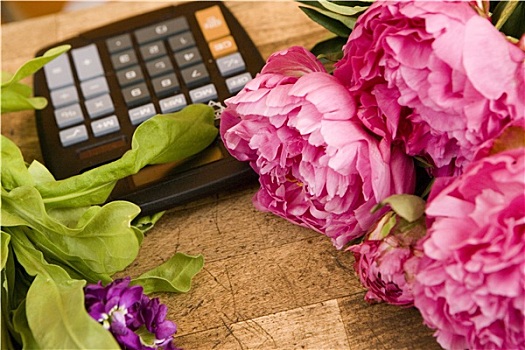 粉花,旁侧,计算器,桌上,花,店,特写,静物
