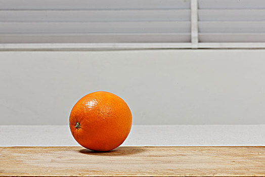 一个完整的橙子