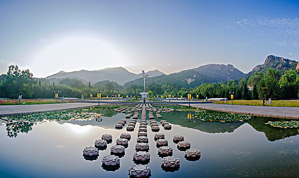 信阳罗山县灵山寺莲花池