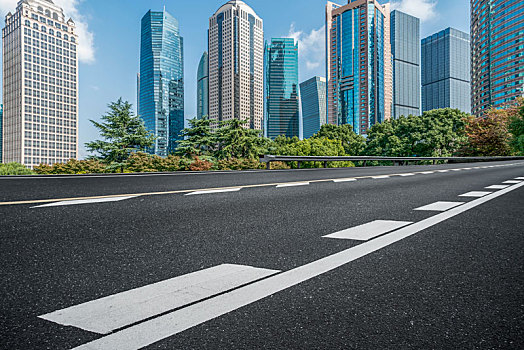 沥青路面和建筑景观