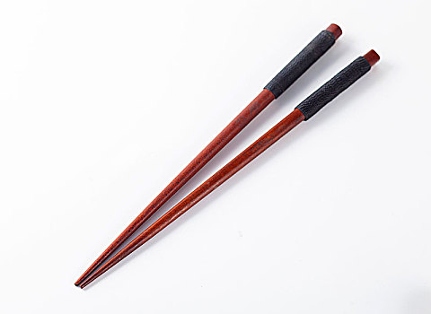 一双红木筷子