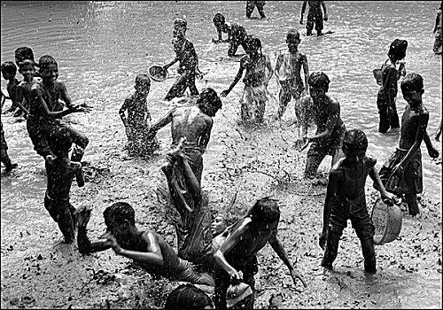 孩子,玩,泥,水,乡村,孟加拉,九月,2007年