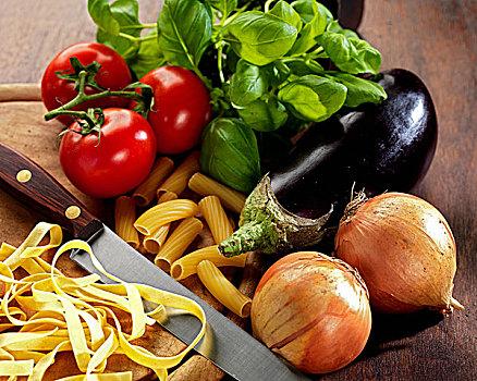 意大利面,成分,茄子,洋葱,罗勒,西红柿