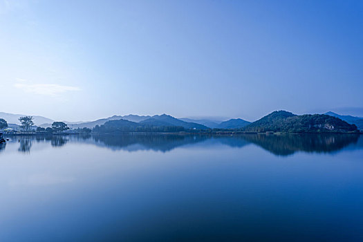 镜像水墨钱湖