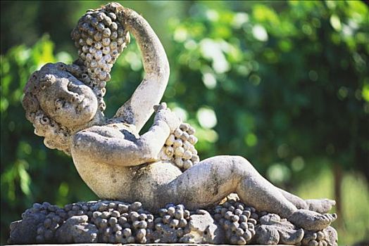 雕塑,葡萄园