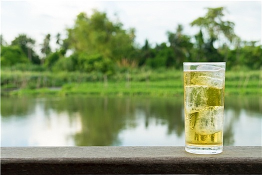 玻璃杯,啤酒,冰,旁侧,泰国,河