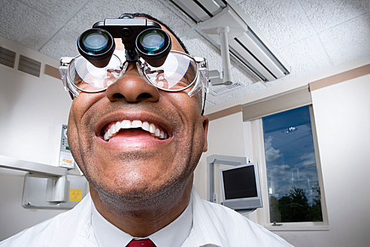 牙医,穿,牙齿,双筒望远镜,小放大镜