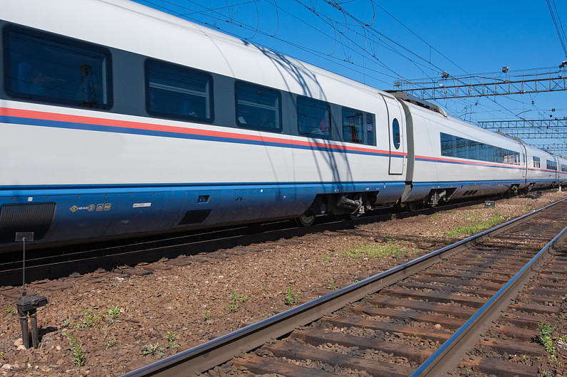 现代_列车_漂亮_照片_高速_高清图片_全景视觉