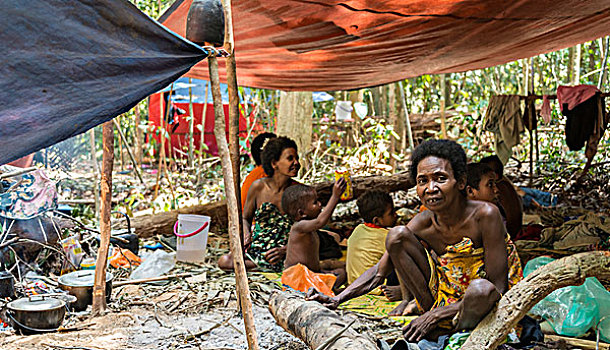 女人,孩子,部落,坐,防水油布,丛林,土著人,热带雨林,国家公园,马来西亚,亚洲