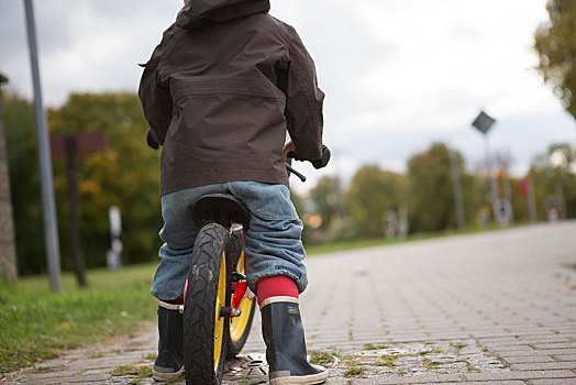 男孩,练习,乘,自行车,安静,街道,勃兰登堡,德国,欧洲