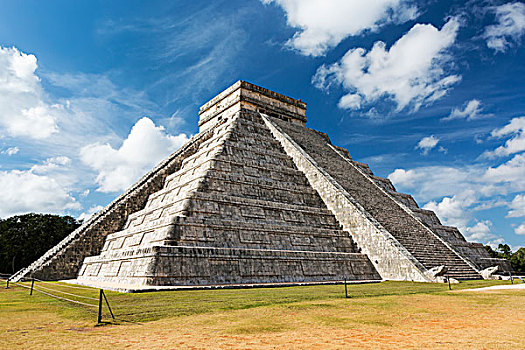 古老,玛雅,金字塔,两个,大,毒蛇,头部,嘴,白云,蓝天,奇琴伊察,尤卡坦半岛,墨西哥