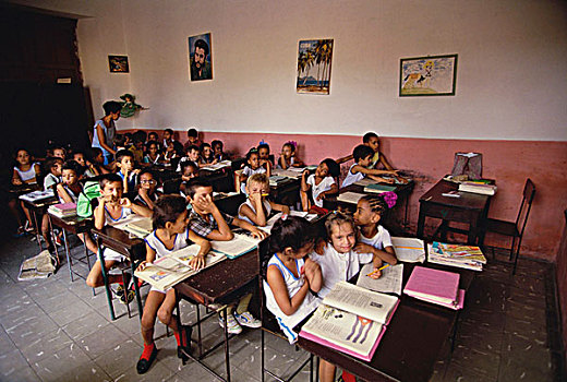 小学,特立尼达,古巴