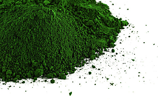绿色颗粒粉末白色背景氟氯溴钴镍镉铜镁钾