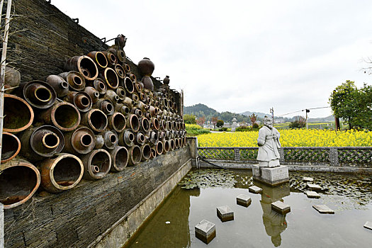 贵州遵义市播州区花茂村,绿水青山引游客