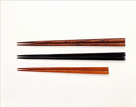 三个,两个,筷子