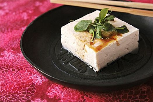豆腐,筷子,黑色背景,盘子