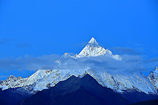 梅里雪山神女峰