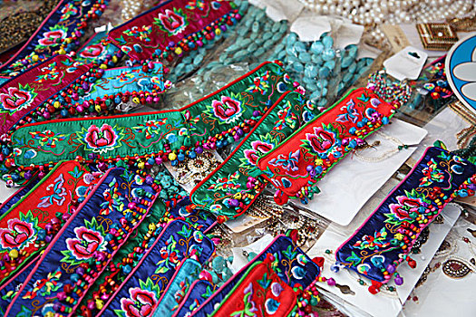 维吾尔族刺绣手工艺品