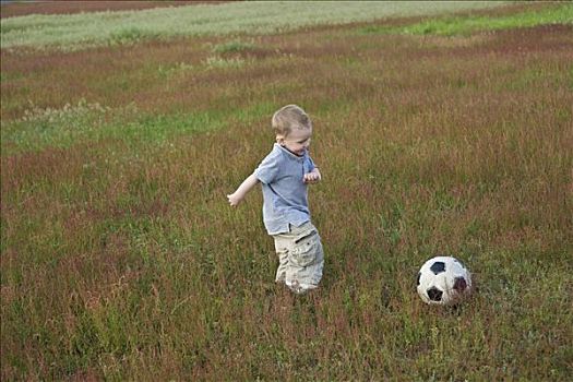 男孩,拿着,球,跑,草地