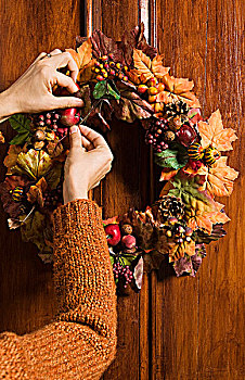 手,秋季花环,木门,蒙特利尔,魁北克,加拿大