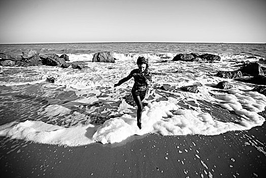 女人,跑,海浪,海滩,敖德萨,乌克兰
