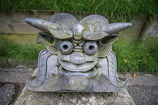 日本文化中的鬼神面具石雕