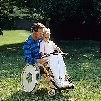 伤残,男人,轮椅,读,小男孩,花园