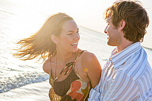 高兴,年轻,情侣,笑,日光,海滩,马略卡岛,西班牙