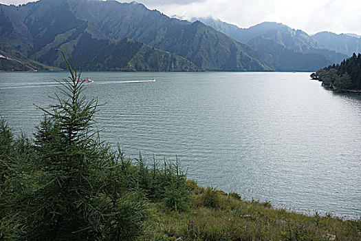 国家aaaaa级旅游景区新疆天山天池风光