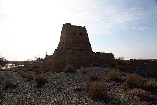 了墩烽火台,哈密境内最大设施最完善保存最好的清代烽燧