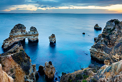 岩石海岸,清晨,拉各斯,阿尔加维,葡萄牙,欧洲