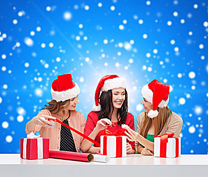 圣诞节,休假,庆贺,装饰,人,概念,微笑,女人,圣诞老人,帽子,纸,礼盒,上方,蓝色,雪,背景