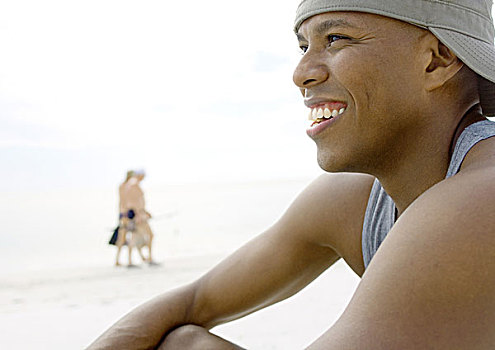 男人,海滩,微笑