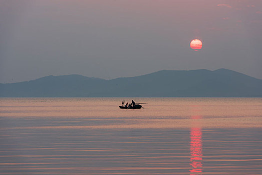 太湖,夕阳,渔船,傍晚
