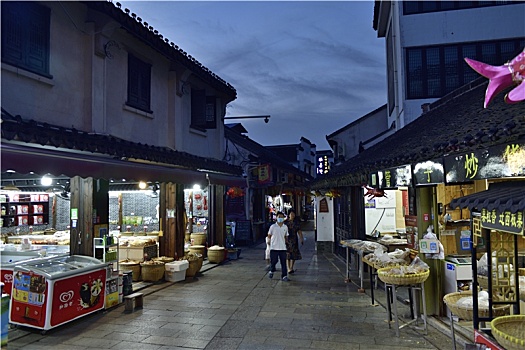 金山嘴渔村夜景