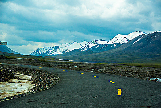 雪山草原公路