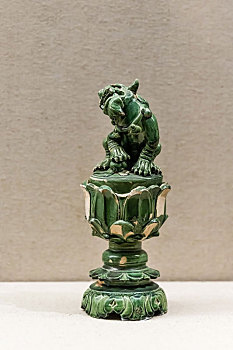 中国安徽博物院馆藏北宋吉州窑绿釉狮盖香薰