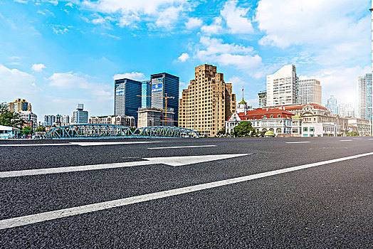 上海外滩和城市道路广场沥青路面