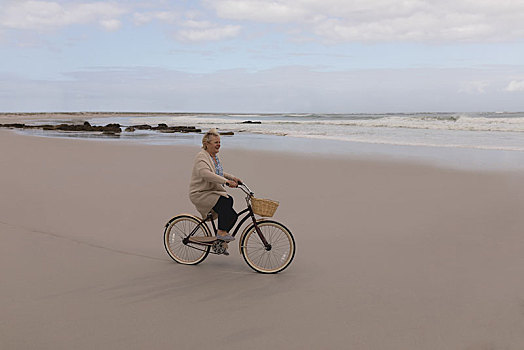 高兴,老年,女人,骑自行车,海滩