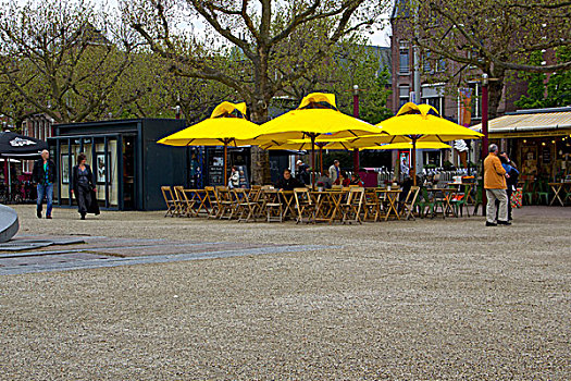 荷兰首都阿姆斯特丹博物馆广场边的露天咖啡馆