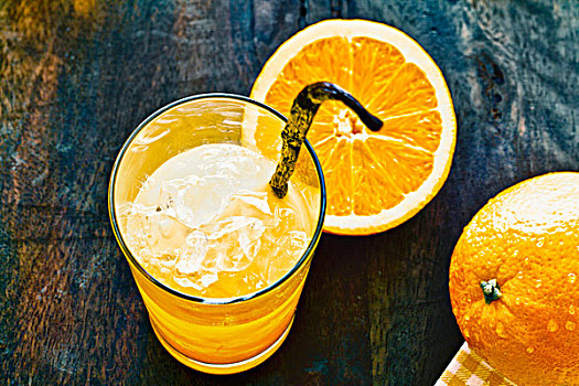 橙汁,香草豆,冰块