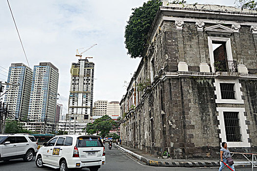 马尼拉街道与教堂