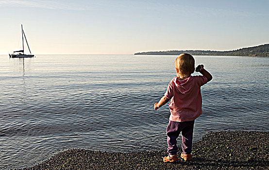 女孩,石头,海滩,靠近,科尔多瓦,湾,维多利亚,岛屿,不列颠哥伦比亚省,加拿大