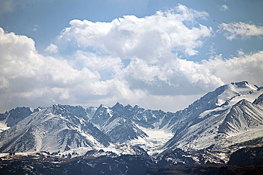 东天山美景