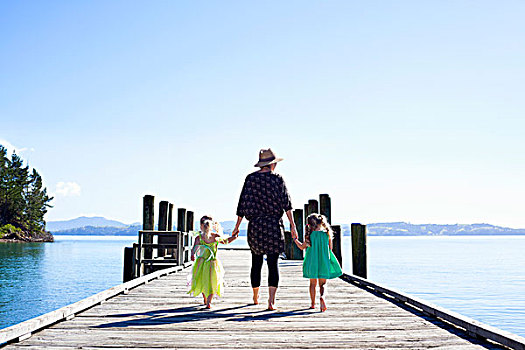 中年,女人,女儿,漫步,码头,新西兰