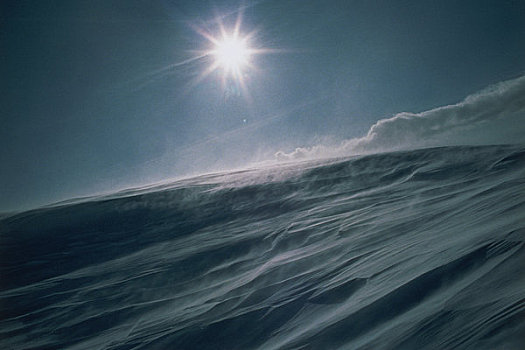 雪,烟,太阳