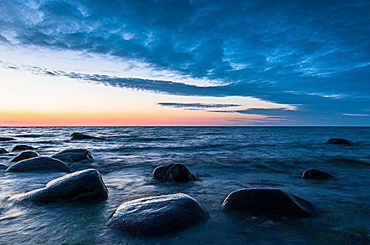 石头,漂石,海滩,傍晚,波罗的海,雅斯蒙德国家公园,半岛,岛屿,梅克伦堡,德国,欧洲