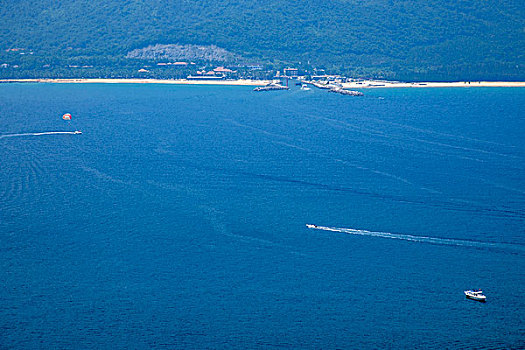 海南陵水分界洲岛清澈透底的海湾