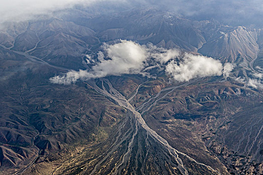 航拍高原山川雪山