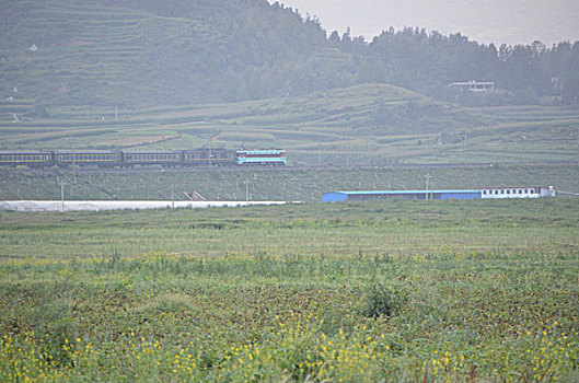 乌蒙山秋高气爽风景美如画,乌蒙山,风景,自然,风光,建筑,民居,美景,田园,天空